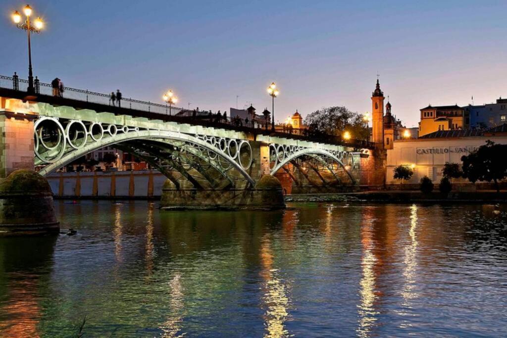 Апартаменты G12 Trendy And Comfy Bright Loft Meters From Bullring And Trianas Bridge, Galera Street Севилья Экстерьер фото